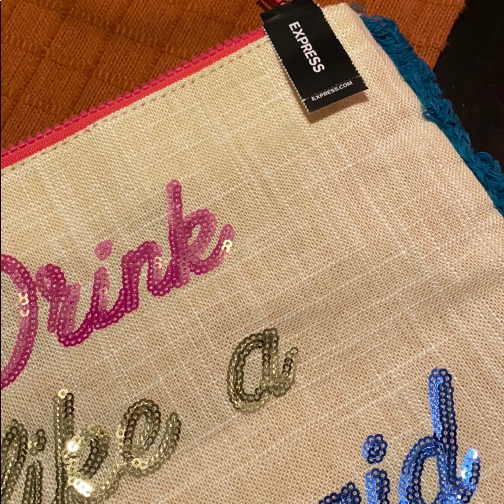 Express Beach Pouch - Picture 3 of 5